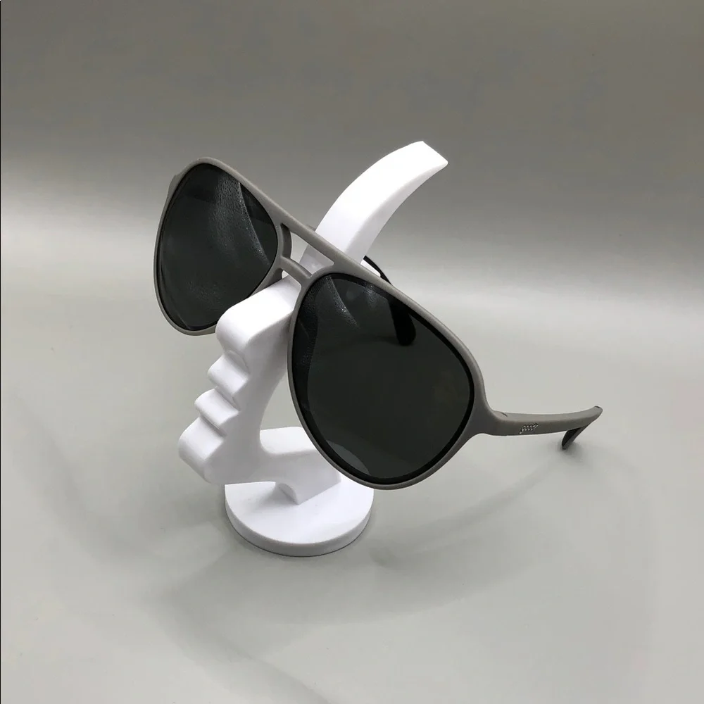 Goodr Clubhouse Closeout Polarzied Aviator Sunglasses Unisex No Slip Gray.